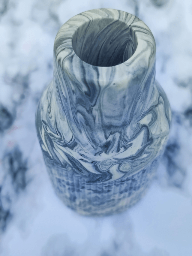 Vase soliflore en jesmonite